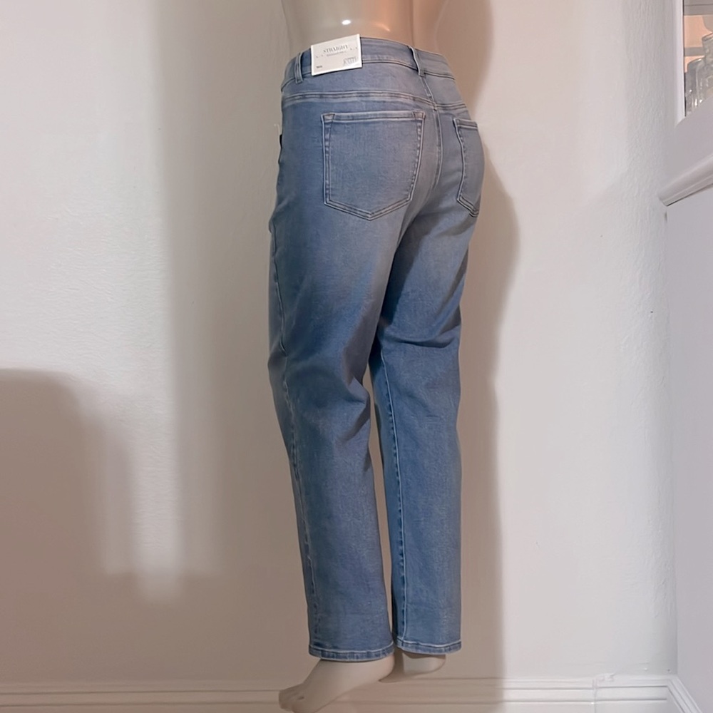 THE PERFECT JEAN Women Straight Relaxed Fit
Stretch Lightly Dressed Size 18W NWT